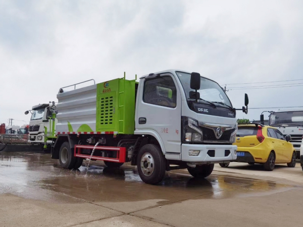 藍(lán)牌小多利卡防疫消毒灑水車(chē)