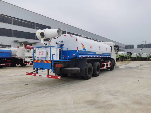 東風專底后八輪(20噸)灑水車