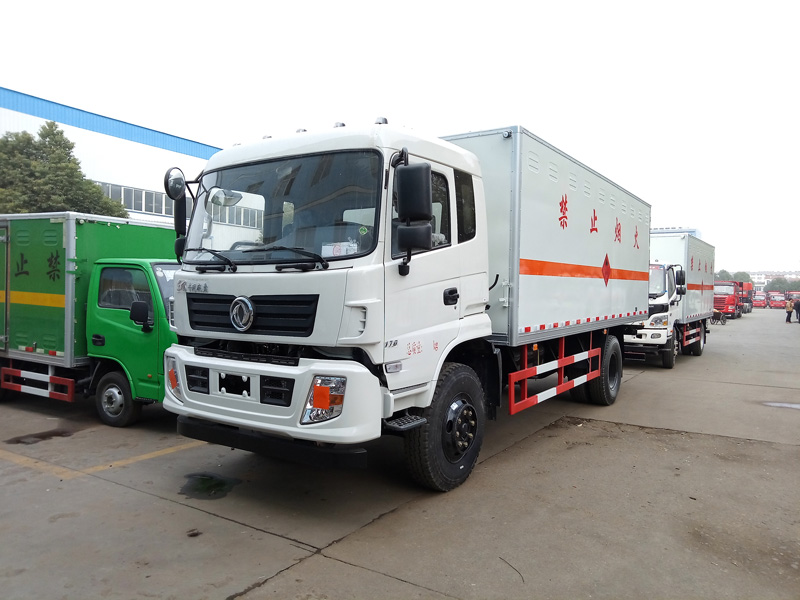 東風6米1(9噸)爆破器材車