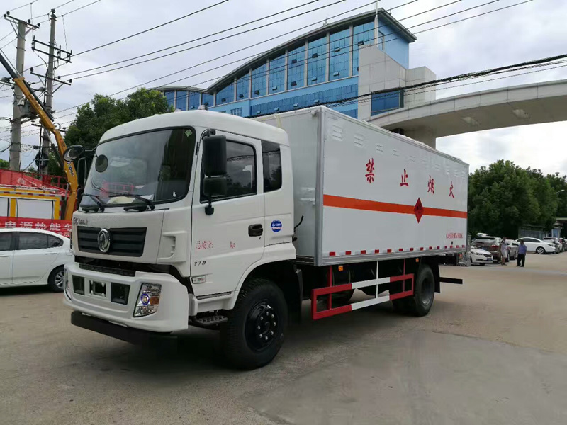 東風6米1(9噸)爆破器材車