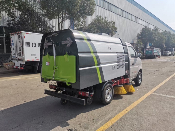 長安小型掃路車（0.5方水罐，1.5方塵罐）