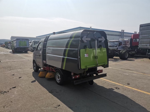 長安小型掃路車（0.5方水罐，1.5方塵罐）