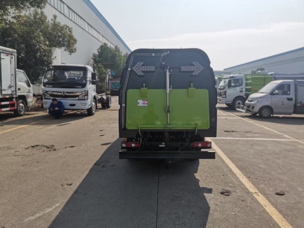 長安小型掃路車（0.5方水罐，1.5方塵罐）