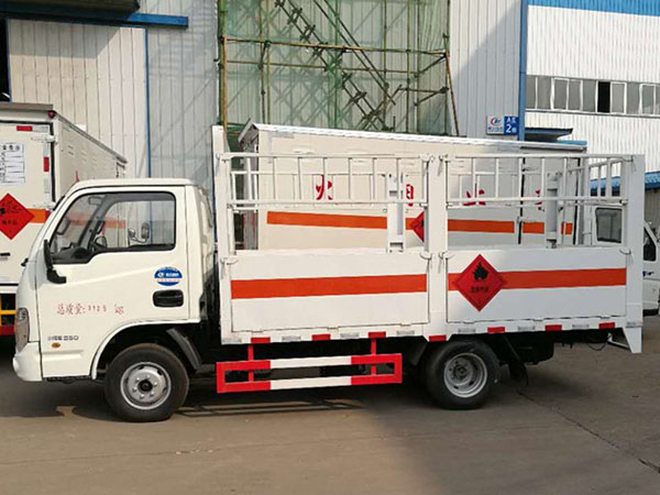 躍進(jìn)3.3米汽油(藍(lán)牌)氣瓶車