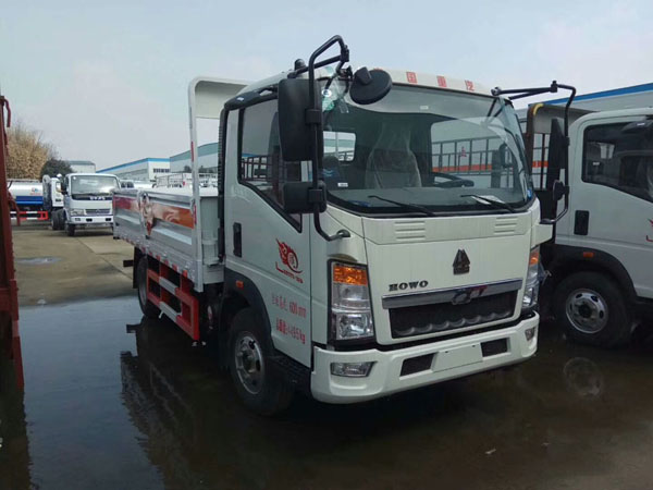 重汽4.1米(藍牌)氣瓶車