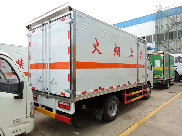 多利卡4.1米(藍(lán)牌)氣體箱式車