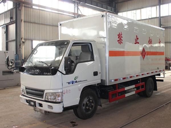 江鈴4.2米(2.6噸)氣體廂式車