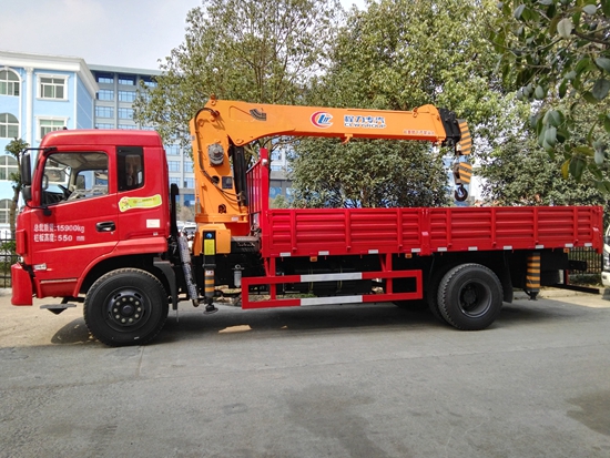 東風(fēng)特商單橋隨車(chē)吊