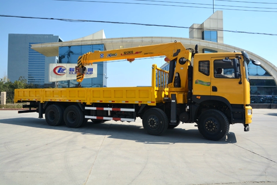 東風(fēng)T5前四后八16噸隨車吊現(xiàn)車