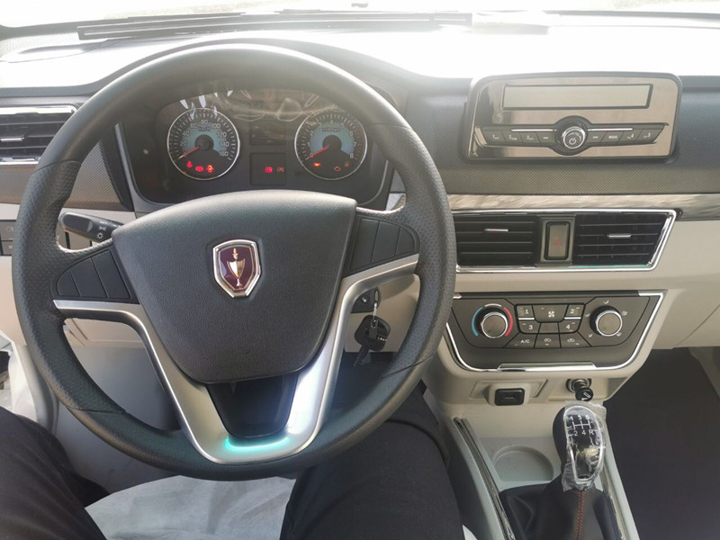 國(guó)六金杯海獅面包冷藏車