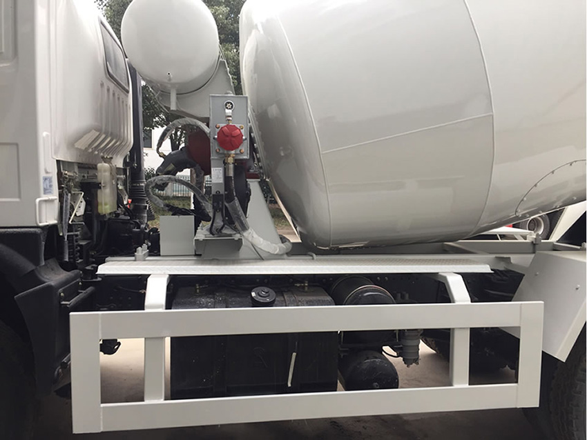 2017款東風6方攪拌車(國五)