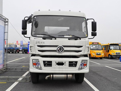 東風(fēng)特商三軸20噸油罐車(chē)