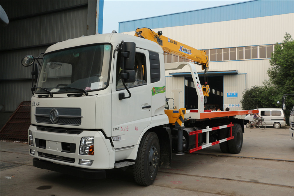 東風(fēng)天錦平板帶吊清障車(chē)