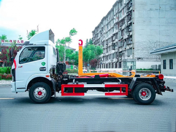 國六東風多利卡8方車廂可卸式(鉤臂)垃圾車