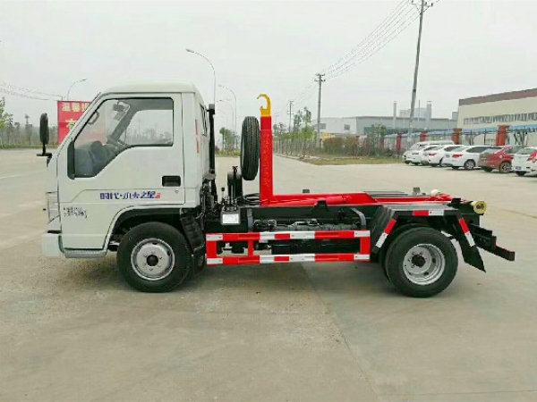 福田小卡2國六4方車廂可卸(鉤臂)式垃圾車