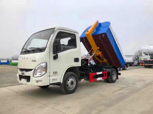 躍進(jìn)小福星國(guó)六3~4方車廂可卸(鉤臂)式垃圾車