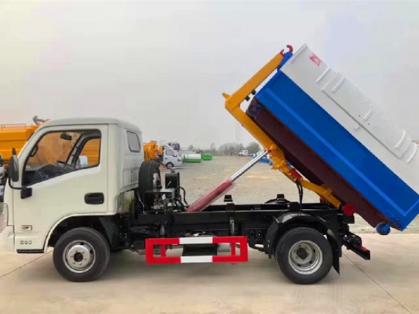 躍進(jìn)小福星國(guó)六3~4方車廂可卸(鉤臂)式垃圾車