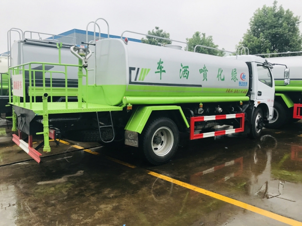 國六10方東風(fēng)福瑞卡灑水車