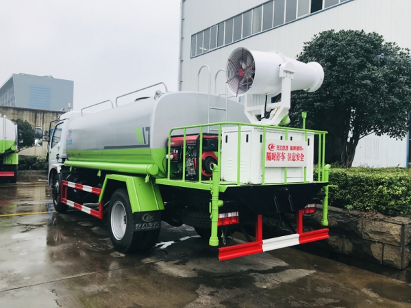 國六10方東風(fēng)福瑞卡灑水車