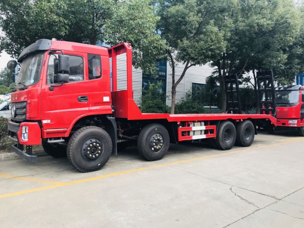東風(fēng)D17前四后八平板拖車(chē)