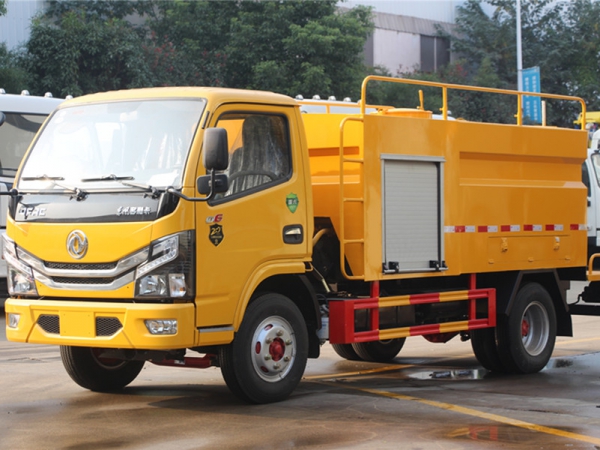 東風(fēng)小多利卡5方高壓清洗車