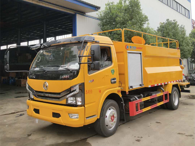 東風大多利卡8噸高壓清洗車